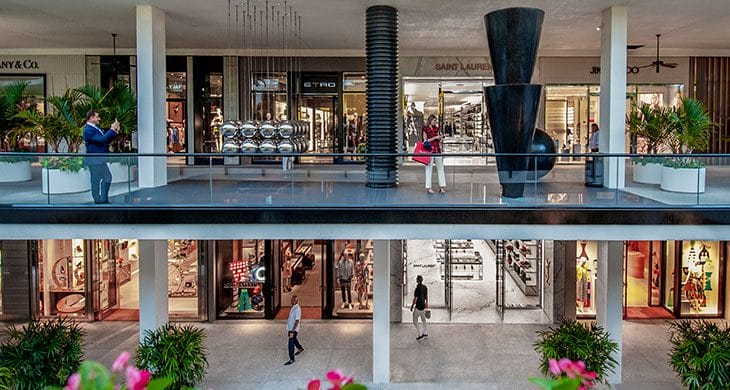 Indoor mall at Bar Harbour in Miami, Florida 