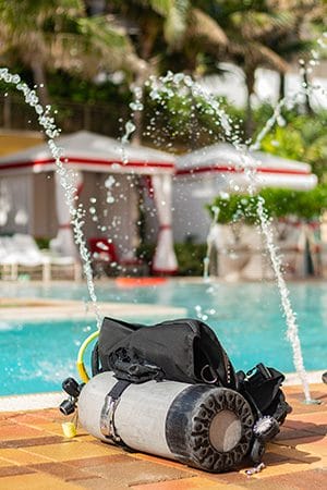 PADI scuba diving lessons with Squalo Divers in Miami, Florida.