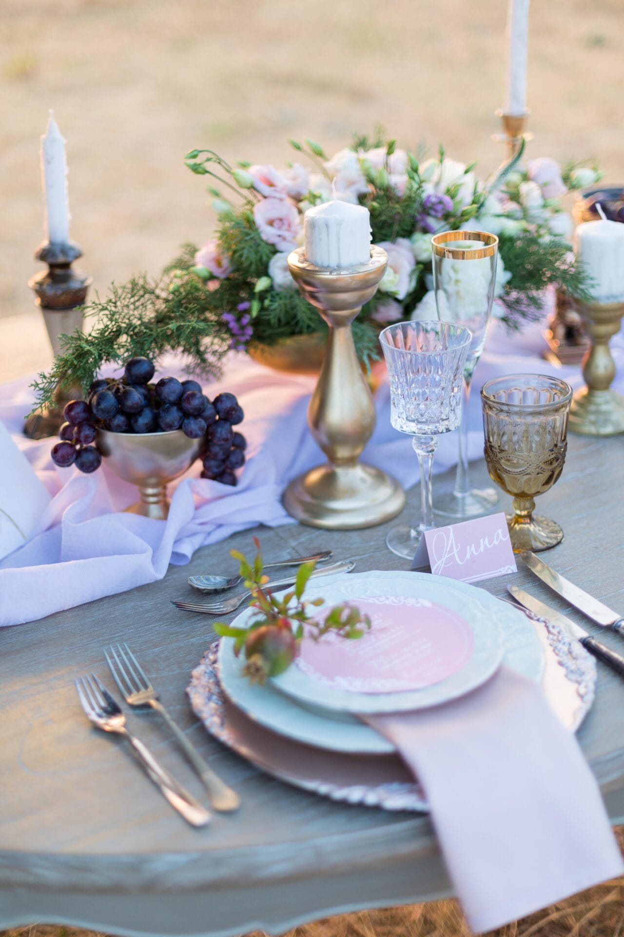 2017 Wedding Trends romantic tablescape